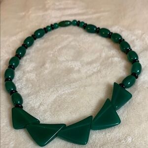 Vintage Art Deco Style Emerald Green Lucite Bead Hidden Clasp Necklace